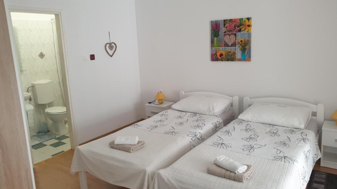 Accomodation Mirjana Rooms Porec Ngoại thất bức ảnh